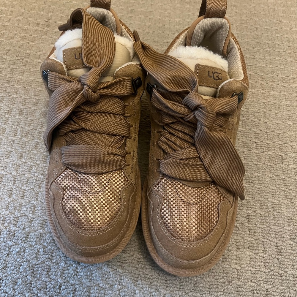 UGG Lowmel Tan Sneakers